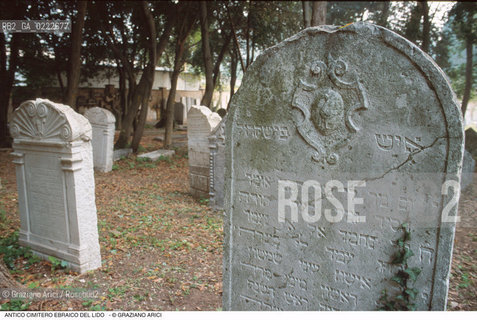 Caption: Nome:..CIMITERO EBRAICO DEL LIDO DI VENEZIA: LAPIDI  ....Localizzazione:..GHETTO / LIDO DI VENEZIA / CIMITERO EBRAICO  ..LIDO OF VENICE / JEWISH CEMETERY   ..Soggetto:..TOMBE / LAPIDI  DOPO IL RESTAURO (1999)..GRAVES / TOMBSTONES  ..Cronologia:......Autore:......Stile:......Editori Stampatori:......Committenza:......Materia e Tecnica:..MARMO  ..MARBLE   ..Collocazione:......Note:......Riproduzione Fotografica:..Graziano Arici/Rosebud2  ....Copyright:..Graziano Arici/Rosebud2/  ....Data:..2000....Costo:..A....Key: