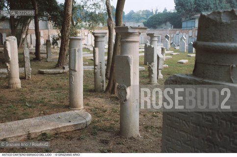 Caption: Nome:..CIMITERO EBRAICO DEL LIDO DI VENEZIA: LAPIDI  ....Localizzazione:..GHETTO / LIDO DI VENEZIA / CIMITERO EBRAICO  ..LIDO OF VENICE / JEWISH CEMETERY   ..Soggetto:..TOMBE / LAPIDI  DOPO IL RESTAURO (1999)..GRAVES / TOMBSTONES  ..Cronologia:......Autore:......Stile:......Editori Stampatori:......Committenza:......Materia e Tecnica:..MARMO  ..MARBLE   ..Collocazione:......Note:......Riproduzione Fotografica:..Graziano Arici/Rosebud2  ....Copyright:..Graziano Arici/Rosebud2/  ....Data:..2000....Costo:..A....Key: