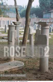 Caption: Nome:..CIMITERO EBRAICO DEL LIDO DI VENEZIA: LAPIDI  ....Localizzazione:..GHETTO / LIDO DI VENEZIA / CIMITERO EBRAICO  ..LIDO OF VENICE / JEWISH CEMETERY   ..Soggetto:..TOMBE / LAPIDI  DOPO IL RESTAURO (1999)..GRAVES / TOMBSTONES  ..Cronologia:......Autore:......Stile:......Editori Stampatori:......Committenza:......Materia e Tecnica:..MARMO  ..MARBLE   ..Collocazione:......Note:......Riproduzione Fotografica:..Graziano Arici/Rosebud2  ....Copyright:..Graziano Arici/Rosebud2/  ....Data:..2000....Costo:..A....Key:
