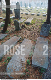 Caption: Nome:..CIMITERO EBRAICO DEL LIDO DI VENEZIA: LAPIDI  ....Localizzazione:..GHETTO / LIDO DI VENEZIA / CIMITERO EBRAICO  ..LIDO OF VENICE / JEWISH CEMETERY   ..Soggetto:..TOMBE / LAPIDI  DOPO IL RESTAURO (1999)..GRAVES / TOMBSTONES  ..Cronologia:......Autore:......Stile:......Editori Stampatori:......Committenza:......Materia e Tecnica:..MARMO  ..MARBLE   ..Collocazione:......Note:......Riproduzione Fotografica:..Graziano Arici/Rosebud2  ....Copyright:..Graziano Arici/Rosebud2/  ....Data:..2000....Costo:..A....Key: