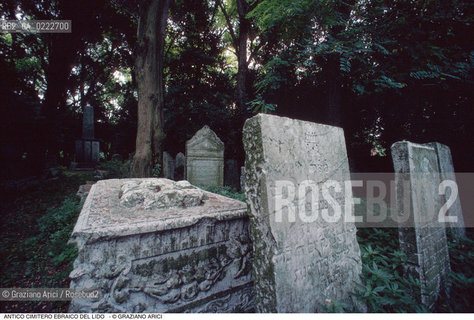 Caption: Nome:..CIMITERO EBRAICO DEL LIDO DI VENEZIA: LAPIDI  ....Localizzazione:..GHETTO / LIDO DI VENEZIA / CIMITERO EBRAICO  ..LIDO OF VENICE / JEWISH CEMETERY   ..Soggetto:.. TOMBE / LAPIDI  ..GRAVES / TOMBSTONES  ..Cronologia:......Autore:......Stile:......Editori Stampatori:......Committenza:......Materia e Tecnica:..MARMO  ..MARBLE   ..Collocazione:......Note:......Riproduzione Fotografica:..Graziano Arici/Rosebud2  ....Copyright:..Graziano Arici/Rosebud2/  ....Data:..1994....Costo:..A....Key: