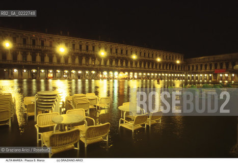 Nome:..ALTA MAREA..HIGHT TIDE..Localizzazione:..VENEZIA / S. MARCO / PIAZZA S. MARCO..VENICE / ST. MARK  / ST. MARK S SQUARE..Soggetto:..PIAZZA S. MARCO DI NOTTE CON LACQUA ALTA / SEDIE..S. MARK S SQUARE IN THE NIGHT DURING THE HIGHT TIDE / CHAIRS..Cronologia:......Autore:......Stile:......Editori Stampatori:......Committenza:......Materia e Tecnica:......Collocazione:......Note:....Riproduzione Fotografica:..Graziano Arici/Rosebud2 ...Copyright:..Graziano Arici / rosebud2/....Data:..1995....Costo:..A....Key:..ACQUA ALTA..HIGHT TIDE..
