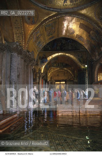 Nome:..ALTA MAREA..HIGHT TIDE..Localizzazione:..VENEZIA / S. MARCO / BASILICA DI S. MARCO..VENICE / ST. MARK  / BASILICA OF ST. MARK..Soggetto:..ACQUA ALTA, INTERNO DELLA BASILICA DI S. MARCO..INSIDE THE  BASILICA OF ST. MARK DURING THE HIGHT TIDE..Cronologia:......Autore:......Stile:......Editori Stampatori:......Committenza:......Materia e Tecnica:......Collocazione:......Note:....Riproduzione Fotografica:..Graziano Arici/Rosebud2 ...Copyright:..Graziano Arici / rosebud2/....Data:..2....Costo:..A....Key:..ACQUA ALTA..HIGHT TIDE..