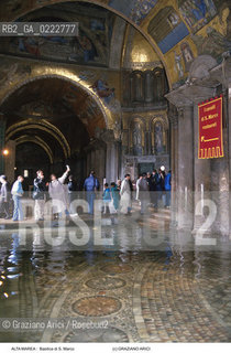 Nome:..ALTA MAREA..HIGHT TIDE..Localizzazione:..VENEZIA / S. MARCO / BASILICA DI S. MARCO..VENICE / ST. MARK  / BASILICA OF ST. MARK..Soggetto:..ACQUA ALTA, INTERNO DELLA BASILICA DI S. MARCO..INSIDE THE  BASILICA OF ST. MARK DURING THE HIGHT TIDE..Cronologia:......Autore:......Stile:......Editori Stampatori:......Committenza:......Materia e Tecnica:......Collocazione:......Note:....Riproduzione Fotografica:..Graziano Arici/Rosebud2 ...Copyright:..Graziano Arici / rosebud2/....Data:..2....Costo:..A....Key:..ACQUA ALTA..HIGHT TIDE..