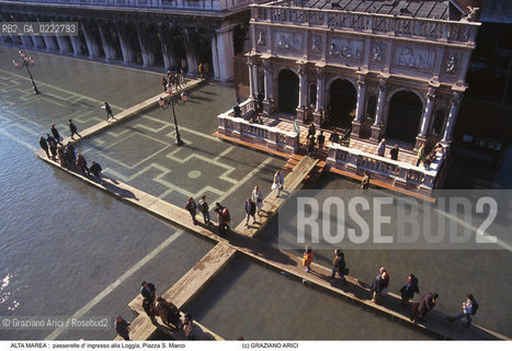 Nome:..ALTA MAREA..HIGHT TIDE..Localizzazione:..VENEZIA / S. MARCO / PIAZZETTA DI SAN MARCO..VENICE / ST. MARK  / PIAZZETTA  OF ST. MARK..Soggetto:..PASSERELLE DI INGRESSO ALLA LOGGETTA DI S. MARCO DURANTE LACQUA ALTA ..WALKWAYS FOR THE ENTRANCE TO THE LOGGETTA OF ST. MARK DURING THE HIGHT TIDE..Cronologia:......Autore:......Stile:......Editori Stampatori:......Committenza:......Materia e Tecnica:......Collocazione:......Note:....Riproduzione Fotografica:..Graziano Arici/Rosebud2 ...Copyright:..Graziano Arici / rosebud2/....Data:..1994....Costo:..A....Key:..ACQUA ALTA..HIGHT TIDE..