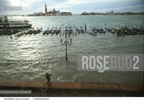 Nome:..ALTA MAREA..HIGHT TIDE..Localizzazione:..VENEZIA / S. MARCO / BACINO DI S. MARCO..VENICE / ST. MARK  / BASIN OF ST. MARK..Soggetto:..ACQUA ALTA IN BACINO DI S. MARCO / ISOLA DI S. GIORGIO..BASIN OF ST. MARK DURING THE HIGHT TIDE /  ISLE OF ST. GIORGIO..Cronologia:......Autore:......Stile:......Editori Stampatori:......Committenza:......Materia e Tecnica:......Collocazione:......Note:....Riproduzione Fotografica:..Graziano Arici/Rosebud2 ...Copyright:..Graziano Arici / rosebud2/....Data:..1996....Costo:..A....Key:..ACQUA ALTA..HIGHT TIDE..