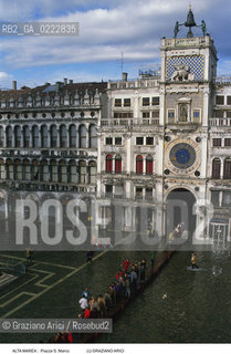 Nome:..ALTA MAREA..HIGHT TIDE..Localizzazione:..VENEZIA / S. MARCO / PIAZZA S. MARCO..VENICE / ST. MARK  / ST. MARK S SQUARE..Soggetto:..ACQUA ALTA IN PIAZZA  S. MARCO / TORRE DELL OROLOGIO..ST. MARK S SQUARE UNDER WATER /  COLOCK TOWER..Cronologia:......Autore:......Stile:......Editori Stampatori:......Committenza:......Materia e Tecnica:......Collocazione:......Note:....Riproduzione Fotografica:..Graziano Arici/Rosebud2 ...Copyright:..Graziano Arici / rosebud2/....Data:..1993....Costo:..A....Key:..ACQUA ALTA..HIGHT TIDE..
