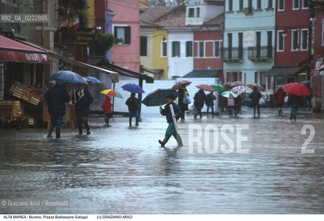 Nome:..ALTA MAREA..HIGHT TIDE..Localizzazione:..VENEZIA /ISOLA DI BURANO / PIAZZA BALDASSARE GALUPPI..VENICE / ISLE OF BURANO  / PIAZZA BALDASSARE GALUPPI..Soggetto:..ACQUA ALTA IN PIAZZA BALDASSARE GALUPPI..PIAZZA BALDASSARE GALUPPI DURING THE HIGHT TIDE ..Cronologia:......Autore:......Stile:......Editori Stampatori:......Committenza:......Materia e Tecnica:......Collocazione:......Note:....Riproduzione Fotografica:..Graziano Arici/Rosebud2 ...Copyright:..Graziano Arici / rosebud2/....Data:..1996....Costo:..A....Key:..ACQUA ALTA..HIGHT TIDE..