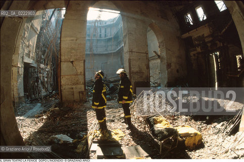 Caption: Nome: ..GRAN TEATRO LA FENICE..Descrizione: ..IL PALCOSCENICO DOPO LINCENDIO / VENEZIA VIGILI DEL FUOCO POMPIERI..Credit: ..Graziano Arici/Rosebud2/..Costo: ..A..Nazione: ..ITALIA..Città: ..VENEZIA..Data: ..FEBBRAIO 1996
