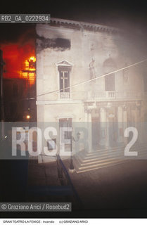 Nome: ..GRAN TEATRO LA FENICE..Descrizione: ..INCENDIO PRIMA FOTO SCATTATA ORE 20.50 / VENEZIA..Credit: ..Graziano Arici/Rosebud2/..Costo: ..B..Nazione: ..ITALIA..Città: ..VENEZIA..Data: ..29/01/1996..