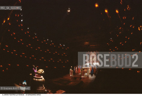 Caption: Nome: ..PASSIONE SECONDO GIOVANNI (JOHANNES-PASSION)..Descrizione: ..OPERA LIRICA / JOHANN SEBASTIAN BACH / GRAN TEATRO LA FENICE VENEZIA..Credit: ..Graziano Arici/Rosebud2/..Costo: ..A..Nazione: ..ITALIA..Città: ..VENEZIA..Data: ..1985..La cessione dei diritti di questa immagine si intende per quanto di nostra competenza. Non comprende invece le eventuali spese  relative a diritti che potranno essere richiesti dagli Enti o persone fisiche cui appartengono eventualmente i soggetti  ripresi. Tali costi, ove necessari, e l’espletamento di qualsivoglia pratica di richiesta di concessione del permesso di pubblicazione sono esclusivamente a carico e a cura del soggetto acquirente di questa immagine.