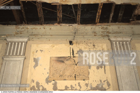 Caption: Nome: ..GRAN TEATRO LA FENICE..Descrizione: ..LENTRATA DOPO LINCENDIO / VENEZIA STEMMA..Credit: ..Graziano Arici/Rosebud2/..Costo: ..A..Nazione: ..ITALIA..Città: ..VENEZIA..Data: ..FEBBRAIO 1996