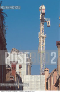 Caption: Nome: ..GRAN TEATRO LA FENICE..Descrizione: ..GRU RESTAURI / VENEZIA..Credit: ..Graziano Arici/Rosebud2/..Costo: ..A..Nazione: ..ITALIA..Città: ..VENEZIA..Data: ..1996
