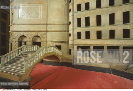Caption: Nome: ..GRAN TEATRO LA FENICE..Descrizione: ..MODELLO DI GIANNANTONIO SELVA 1790 / VENEZIA..Credit: ..Graziano Arici/Rosebud2/..Costo: ..A..Nazione: ..ITALIA..Città: ..VENEZIA..Data: ..1985 c.a...La cessione dei diritti di questa immagine si intende per quanto di nostra competenza. Non comprende invece le eventuali spese  relative a diritti che potranno essere richiesti dagli Enti o persone fisiche cui appartengono eventualmente i soggetti  ripresi. Tali costi, ove necessari, e l’espletamento di qualsivoglia pratica di richiesta di concessione del permesso di pubblicazione sono esclusivamente a carico e a cura del soggetto acquirente di questa immagine.