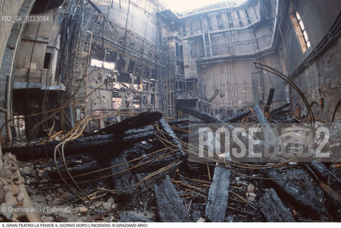 Caption: Nome: ..GRAN TEATRO LA FENICE..Descrizione: ..IL TEATRO IL GIORNO DOPO LINCENDIO / VENEZIA..Credit: ..Graziano Arici/Rosebud2/..Costo: ..B..Nazione: ..ITALIA..Città: ..VENEZIA..Data: ..30/01/1996