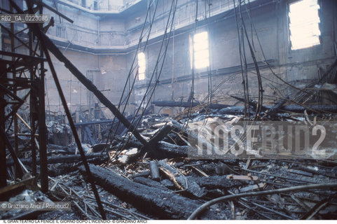 Caption: Nome: ..GRAN TEATRO LA FENICE..Descrizione: ..IL TEATRO IL GIORNO DOPO LINCENDIO / VENEZIA..Credit: ..Graziano Arici/Rosebud2/..Costo: ..B..Nazione: ..ITALIA..Città: ..VENEZIA..Data: ..30/01/1996