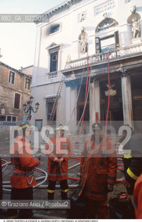 Caption: Nome: ..GRAN TEATRO LA FENICE..Descrizione: ..IL TEATRO IL GIORNO DOPO LINCENDIO / VENEZIA..Credit: ..Graziano Arici/Rosebud2/..Costo: ..B..Nazione: ..ITALIA..Città: ..VENEZIA..Data: ..30/01/1996