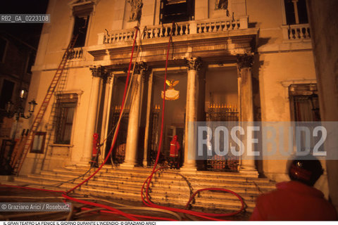 Caption: Nome: ..GRAN TEATRO LA FENICE..Descrizione: ..IL TEATRO IL GIORNO DURANTE LINCENDIO / VENEZIA..Credit: ..Graziano Arici/Rosebud2/..Costo: ..B..Nazione: ..ITALIA..Città: ..VENEZIA..Data: ..29/01/1996