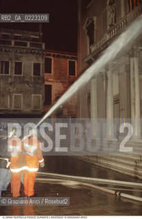 Caption: Nome: ..GRAN TEATRO LA FENICE..Descrizione: ..IL TEATRO IL GIORNO DURANTE LINCENDIO / VENEZIA..Credit: ..Graziano Arici/Rosebud2/..Costo: ..B..Nazione: ..ITALIA..Città: ..VENEZIA..Data: ..29/01/1996