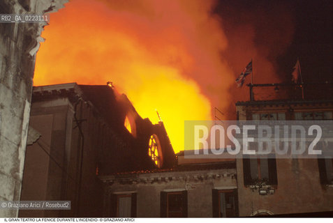 Caption: Nome: ..GRAN TEATRO LA FENICE..Descrizione: ..IL TEATRO IL GIORNO DURANTE LINCENDIO / VENEZIA..Credit: ..Graziano Arici/Rosebud2/..Costo: ..B..Nazione: ..ITALIA..Città: ..VENEZIA..Data: ..29/01/1996