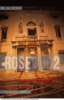 Caption: Nome: ..GRAN TEATRO LA FENICE..Descrizione: ..IL TEATRO IL GIORNO DURANTE LINCENDIO / VENEZIA..Credit: ..Graziano Arici/Rosebud2/..Costo: ..B..Nazione: ..ITALIA..Città: ..VENEZIA..Data: ..29/01/1996