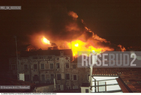 Caption: Nome: ..GRAN TEATRO LA FENICE..Descrizione: ..IL TEATRO IL GIORNO DURANTE LINCENDIO / VENEZIA..Credit: ..Graziano Arici/Rosebud2/..Costo: ..B..Nazione: ..ITALIA..Città: ..VENEZIA..Data: ..29/01/1996