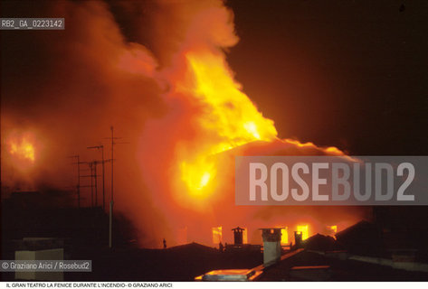 Caption: Nome: ..GRAN TEATRO LA FENICE..Descrizione: ..IL TEATRO IL GIORNO DURANTE LINCENDIO / VENEZIA..Credit: ..Graziano Arici/Rosebud2/..Costo: ..B..Nazione: ..ITALIA..Città: ..VENEZIA..Data: ..29/01/1996