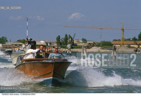 Localizzazione:..VENEZIA..Oggetto:..Soggetto:..MOTO ONDOSO..Cronologia: ..Definizione Culturale:..   Autore: ..   Stile: ..   Editori/Stampatori:..   Committenza:..Materia e Tecnica:..Collocazione:..Note:..PROBLEMI..Riproduzione Fotografica:..Graziano Arici/Rosebud2 .Copyright:..Graziano Arici/Rosebud2 .Data:..1985..Costo:..A..