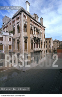 Localizzazione:..VENEZIA / S. POLO..Oggetto:..Soggetto:..PALAZZO ALBRIZZI..Cronologia: ..XVI XVII XVIII SECOLO..Definizione Culturale:..   Autore: ..   Stile:..   Editori/Stampatori:..   Committenza:..Materia e Tecnica:..Collocazione:..Note:..PALAZZI..Riproduzione Fotografica:..Graziano Arici/Rosebud2 .Copyright:..Graziano Arici/Rosebud2 .Data:..1998..Costo:..A..