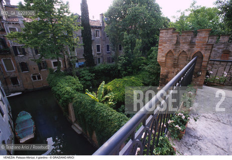 Localizzazione:..VENEZIA / S. POLO..Oggetto:..Soggetto:..PALAZZO ALBRIZZI GIARDINO..Cronologia: ....Definizione Culturale:..   Autore: ..   Stile:..   Editori/Stampatori:..   Committenza:..Materia e Tecnica:..Collocazione:..Note:..PALAZZI..Riproduzione Fotografica:..Graziano Arici/Rosebud2 .Copyright:..Graziano Arici/Rosebud2 .Data:..1998..Costo:..A..