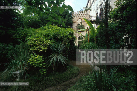 Localizzazione:..VENEZIA / S. POLO..Oggetto:..Soggetto:..PALAZZO ALBRIZZI GIARDINO..Cronologia: ..XVI XVII XVIII SECOLO..Definizione Culturale:..   Autore: ..   Stile:..   Editori/Stampatori:..   Committenza:..Materia e Tecnica:..Collocazione:..Note:..PALAZZI..Riproduzione Fotografica:..Graziano Arici/Rosebud2 .Copyright:..Graziano Arici/Rosebud2 .Data:..1998..Costo:..A..