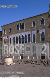 Localizzazione:..VENEZIA / S. MARCO..Oggetto:..Soggetto:..PALAZZO DUODO..Cronologia: ..XV SECOLO..Definizione Culturale:..   Autore: ..   Stile:..   Editori/Stampatori:..   Committenza:..Materia e Tecnica:..Collocazione:..Note:..PALAZZI..Riproduzione Fotografica:..Graziano Arici/Rosebud2 .Copyright:..Graziano Arici/Rosebud2 .Data:..1998..Costo:..A..