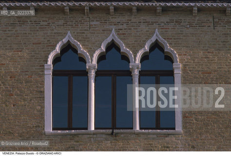 Localizzazione:..VENEZIA / S. MARCO..Oggetto:..Soggetto:..PALAZZO DUODO..Cronologia: ..XV SECOLO..Definizione Culturale:..   Autore: ..   Stile:..   Editori/Stampatori:..   Committenza:..Materia e Tecnica:..Collocazione:..Note:..PALAZZI..Riproduzione Fotografica:..Graziano Arici/Rosebud2 .Copyright:..Graziano Arici/Rosebud2 .Data:..1998..Costo:..A..