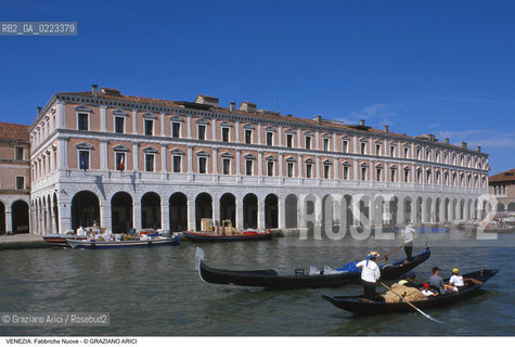 Localizzazione:..VENEZIA / S. POLO..Oggetto:..Soggetto:..FABBRICHE NUOVE / TRIBUNALE..Cronologia: XVI SEC  ..Definizione Culturale:..   Autore: JACOPO SANSOVINO..   Stile: ..   Editori/Stampatori:..   Committenza:..Materia e Tecnica:..Collocazione:..Note:..PALAZZI..Riproduzione Fotografica:..Copyright:..Graziano Arici/Rosebud2 .Data:..1998..Costo:..A