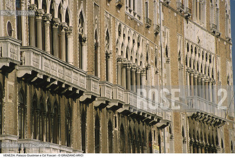 Localizzazione:..VENEZIA / DORSODURO..Oggetto:..Soggetto:..PALAZZI GIUSTINIAN E CA FOSCARI / UNIVERSITA POLIFORE..Cronologia: ..XV SECOLO..Definizione Culturale:..   Autore:..   Stile: GOTICO..   Editori/Stampatori:..   Committenza:..Materia e Tecnica:..Collocazione:..Note:..PALAZZI..Riproduzione Fotografica:..Graziano Arici/Rosebud2 .Copyright:..Graziano Arici/Rosebud2 .Data:..1990..Costo:..A..