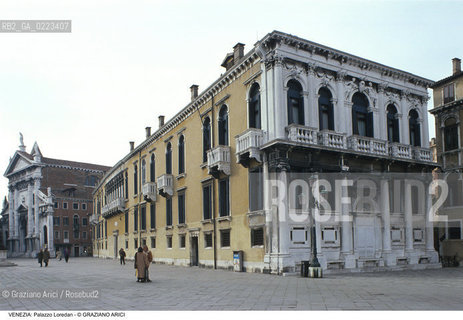 Localizzazione:..VENEZIA / S. MARCO..Oggetto:..Soggetto:..PALAZZO LOREDAN / ISTITUTO VENETO DI SCIENZE, LETTERE E ARTI / CAMPO S. STEFANO..Cronologia: ..XVI XVII SECOLO..Definizione Culturale:..   Autore: SCARPAGNINO, GIOVANNI GRAPIGLIA..   Stile: RINASCIMENTO NEOCLASSICO..   Editori/Stampatori:..   Committenza:..Materia e Tecnica:..Collocazione:..Note:..PALAZZI BIBLIOTECHE..Riproduzione Fotografica:..Graziano Arici/Rosebud2 .Copyright:..Graziano Arici/Rosebud2 .Data:..1998..Costo:..A..