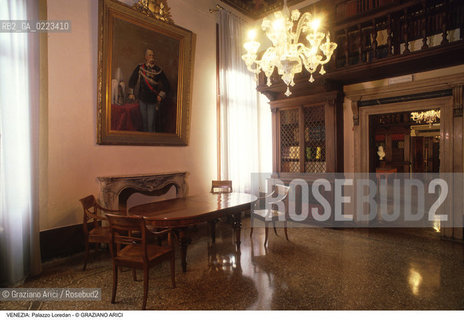 Localizzazione:..VENEZIA / S. MARCO..Oggetto:..Soggetto:..PALAZZO LOREDAN / ISTITUTO VENETO DI SCIENZE, LETTERE E ARTI / BIBLIOTECA SALE DI LETTURA..Cronologia: ....Definizione Culturale:..   Autore: ..   Stile: ..   Editori/Stampatori:..   Committenza:..Materia e Tecnica:..Collocazione:..Note:..PALAZZI BIBLIOTECHE..Riproduzione Fotografica:..Graziano Arici/Rosebud2 .Copyright:..Graziano Arici/Rosebud2 .Data:..1998..Costo:..A..