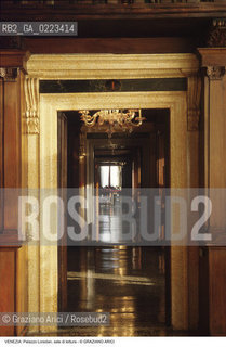 Localizzazione:..VENEZIA / S. MARCO..Oggetto:..Soggetto:..PALAZZO LOREDAN / ISTITUTO VENETO DI SCIENZE, LETTERE E ARTI / BIBLIOTECA SALE DI LETTURA..Cronologia: ....Definizione Culturale:..   Autore: ..   Stile: ..   Editori/Stampatori:..   Committenza:..Materia e Tecnica:..Collocazione:..Note:..PALAZZI BIBLIOTECHE..Riproduzione Fotografica:..Graziano Arici/Rosebud2 .Copyright:..Graziano Arici/Rosebud2 .Data:..1998..Costo:..A..