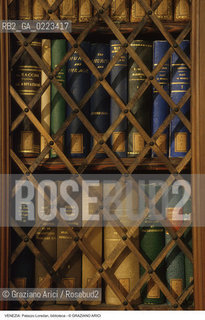 Localizzazione:..VENEZIA / S. MARCO..Oggetto:..Soggetto:..PALAZZO LOREDAN / ISTITUTO VENETO DI SCIENZE, LETTERE E ARTI / BIBLIOTECA LIBRI..Cronologia: ....Definizione Culturale:..   Autore: ..   Stile: ..   Editori/Stampatori:..   Committenza:..Materia e Tecnica:..Collocazione:..Note:..PALAZZI BIBLIOTECHE..Riproduzione Fotografica:..Graziano Arici/Rosebud2 .Copyright:..Graziano Arici/Rosebud2 .Data:..1998..Costo:..A..