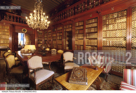 Localizzazione:..VENEZIA / S. MARCO..Oggetto:..Soggetto:..PALAZZO MARCELLO / BIBLIOTECA..Cronologia: ..XVII XVIII SEC..Definizione Culturale: ..   Autore: ..   Stile: ..   Editori/Stampatori:..   Committenza:..Materia e Tecnica:..Collocazione:..Note:..PALAZZI..Riproduzione Fotografica:..Graziano Arici/Rosebud2 .Copyright:..Graziano Arici/Rosebud2 .Data:..1998..Costo:..A..