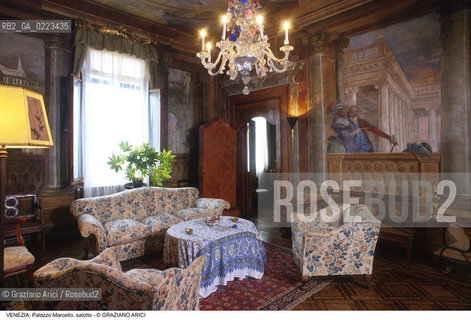 Localizzazione:..VENEZIA / S. MARCO..Oggetto:..Soggetto:..PALAZZO MARCELLO / SALOTTO..Cronologia: ..XVII XVIII SEC..Definizione Culturale: ..   Autore: ..   Stile: ..   Editori/Stampatori:..   Committenza:..Materia e Tecnica:..Collocazione:..Note:..PALAZZI..Riproduzione Fotografica:..Graziano Arici/Rosebud2 .Copyright:..Graziano Arici/Rosebud2 .Data:..1998..Costo:..A..
