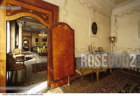 Localizzazione:..VENEZIA / S. MARCO..Oggetto:..Soggetto:..PALAZZO MARCELLO / SALOTTO..Cronologia: ..XVII XVIII SEC..Definizione Culturale: ..   Autore: ..   Stile: ..   Editori/Stampatori:..   Committenza:..Materia e Tecnica:..Collocazione:..Note:..PALAZZI..Riproduzione Fotografica:..Graziano Arici/Rosebud2 .Copyright:..Graziano Arici/Rosebud2 .Data:..1998..Costo:..A..