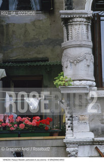 Localizzazione:..VENEZIA / CANNAREGIO..Oggetto:..Soggetto:..PALAZZO MASTELLI O DEL CAMMELLO / COLONNA..Cronologia: ..XIII XV XVI SECOLO..Definizione Culturale:..   Autore: ..   Stile: LOMBARDESCO GOTICO..   Editori/Stampatori:..   Committenza:..Materia e Tecnica:..Collocazione:..Note:..PALAZZI..Riproduzione Fotografica:..Graziano Arici/Rosebud2 .Copyright:..Graziano Arici/Rosebud2 .Data:..1998..Costo:..A..