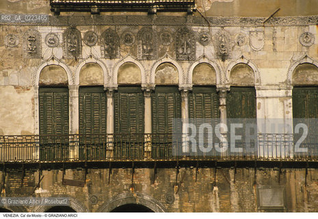 Localizzazione:..VENEZIA / CANNAREGIO..Oggetto:..Soggetto:..CA DA MOSTO FONDACO RILIEVI..Cronologia: ..XII XIII SECOLO..Definizione Culturale:..   Autore:..   Stile: VENETO BIZANTINO..   Editori/Stampatori:..   Committenza:..Materia e Tecnica:..Collocazione:..Note:..PALAZZI..Riproduzione Fotografica:..Graziano Arici/Rosebud2 .Copyright:..Graziano Arici/Rosebud2 .Data:..1990..Costo:..A..