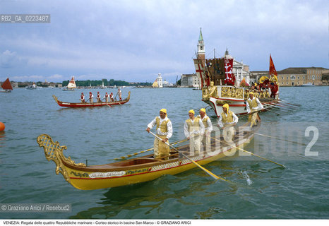 Localizzazione:..VENEZIA / S. MARCO..Oggetto:..Soggetto:..REGATA DELLE QUATTRO REPUBBLICHE MARINARE CORTEO STORICO IN BACINO SAN MARCO BUCINTORO..Cronologia: ..Definizione Culturale:..   Autore: ..   Stile: ..   Editori/Stampatori:..   Committenza:..Materia e Tecnica:..Collocazione:..Note:..REGATE..Riproduzione Fotografica:..Copyright:..Graziano Arici/Rosebud2 .Data:..1994..Costo:..A