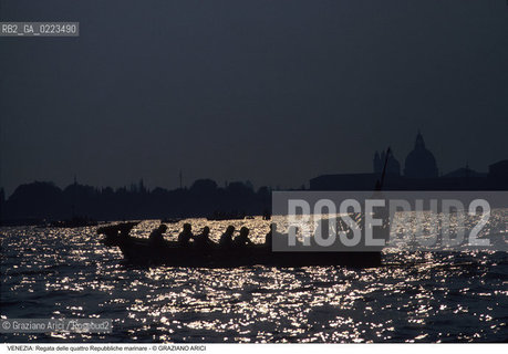 Localizzazione:..VENEZIA / S. MARCO..Oggetto:..Soggetto:..REGATA DELLE QUATTRO REPUBBLICHE MARINARE GALEONE BACINO SAN MARCO..Cronologia: ..Definizione Culturale:..   Autore: ..   Stile: ..   Editori/Stampatori:..   Committenza:..Materia e Tecnica:..Collocazione:..Note:..REGATE..Riproduzione Fotografica:..Copyright:..Graziano Arici/Rosebud2 .Data:..1994..Costo:..A