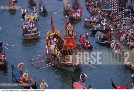 Localizzazione:..VENEZIA..Oggetto:..Soggetto:..REGATA STORICA CORTEO STORICO BUCINTORO..Cronologia: ..Definizione Culturale:..   Autore: ..   Stile: ..   Editori/Stampatori:..   Committenza:..Materia e Tecnica:..Collocazione:..Note:..REGATE..Riproduzione Fotografica:..Copyright:..Graziano Arici/Rosebud2 .Data:..1996..Costo:..A