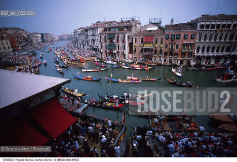 Localizzazione:..VENEZIA..Oggetto:..Soggetto:..REGATA STORICA CORTEO STORICO CANAL GRANDE..Cronologia: ..Definizione Culturale:..   Autore: ..   Stile: ..   Editori/Stampatori:..   Committenza:..Materia e Tecnica:..Collocazione:..Note:..REGATE..Riproduzione Fotografica:..Copyright:..Graziano Arici/Rosebud2 .Data:..1996..Costo:..A