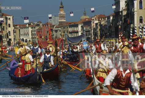 Localizzazione:..VENEZIA..Oggetto:..Soggetto:..REGATA STORICA CORTEO STORICO CANAL GRANDE..Cronologia: ..Definizione Culturale:..   Autore: ..   Stile: ..   Editori/Stampatori:..   Committenza:..Materia e Tecnica:..Collocazione:..Note:..REGATE..Riproduzione Fotografica:..Copyright:..Graziano Arici/Rosebud2 .Data:..1996..Costo:..A