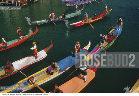 Localizzazione:..VENEZIA..Oggetto:..Soggetto:..REGATA STORICA CORTEO STORICO..Cronologia: ..Definizione Culturale:..   Autore: ..   Stile: ..   Editori/Stampatori:..   Committenza:..Materia e Tecnica:..Collocazione:..Note:..REGATE..Riproduzione Fotografica:..Copyright:..Graziano Arici/Rosebud2 .Data:..1996..Costo:..A